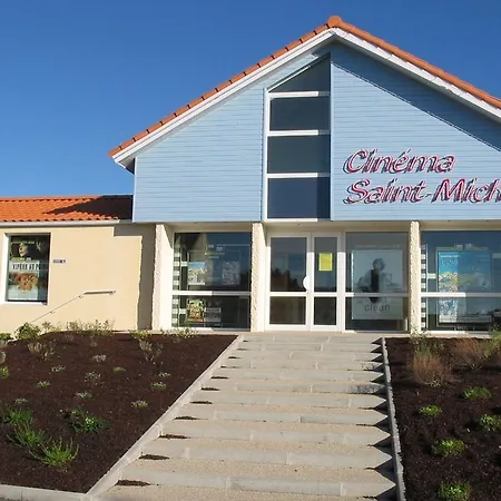 Allee Des Grives Musiciennes Saint-Michel-Chef-Chef